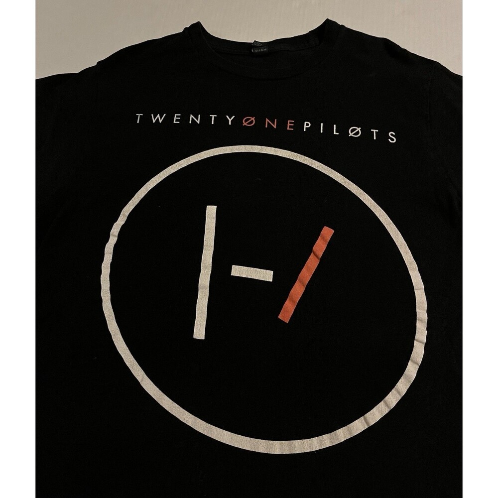 Vintage Twenty One Pilots Band Logo Symbol Graphic T-Shirt LG Music Tour Album